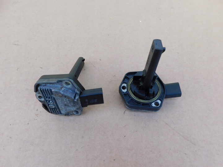 VW Crafter 2.5 tdi sensor of the level oil OEM original 6PR008079 HELLA