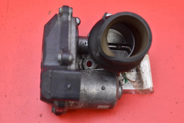 Vanne boitier papillon EGR 04L131501B AUDI A4 B8 2.0 TDI 190 KM LIFT 11-16