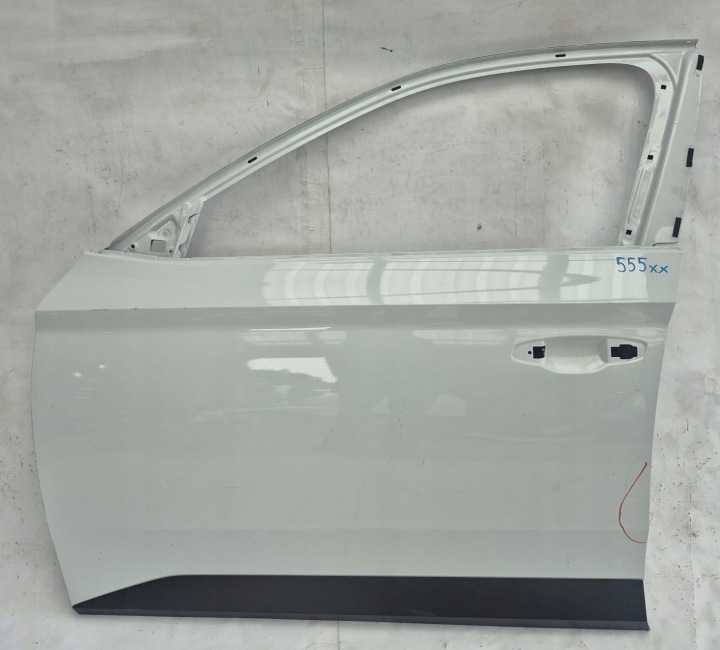 SKODA SUPERB III 3 15-24 dvere predok predné Ľavé 3V0831311