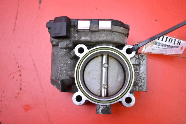 Vanne boitier papillon 55559313 OPEL ASTRA 3 III H 2.0 T 200 KM GTC 04-07