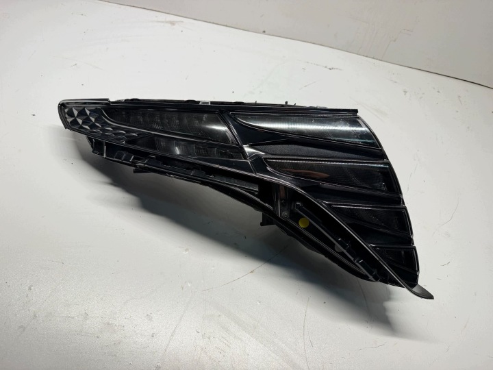 light right front HYUNDAI TUCSON IV 92208-N7100 EUROPA