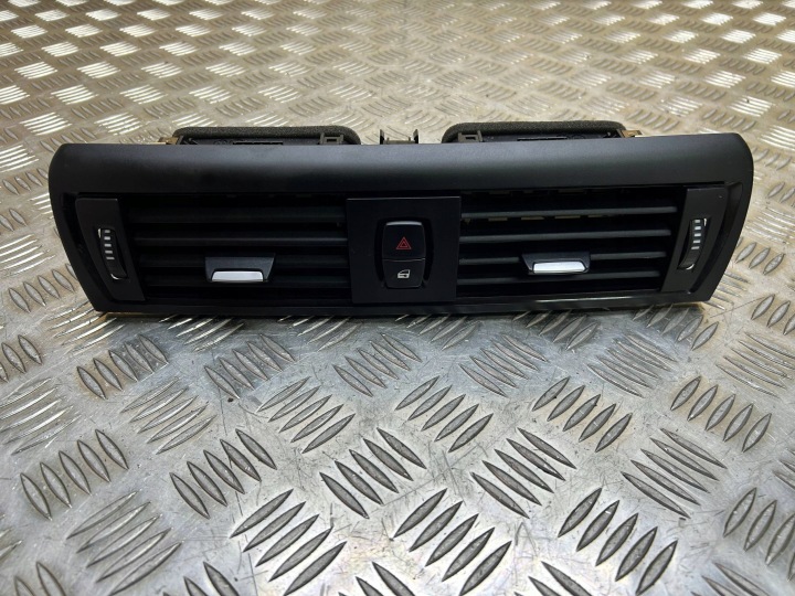 Dysze / Kratki srodkowe BOCCHETTE BMW 1 F20 F21 2013 9205357