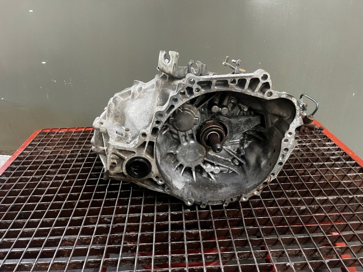 Getriebe MANUALNA TOYOTA AVENSIS III T27 1XB1BC-K 6-B 2.0 D4D