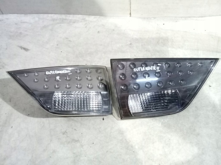 Mitsubishi Outlander II 2 Leuchte heck hinten rechts und links für die Heckklappe