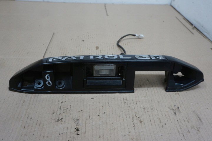 NISSAN PATROL LUZ DE PLACA GR Y61 97-04 7