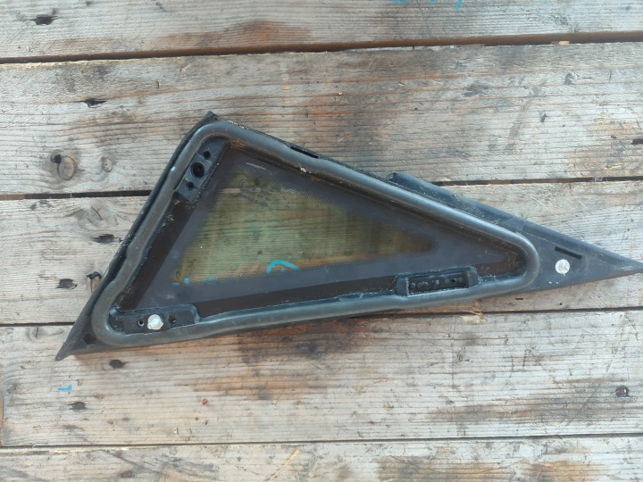 FENSTER trojkat SEAT OE 6J0845412