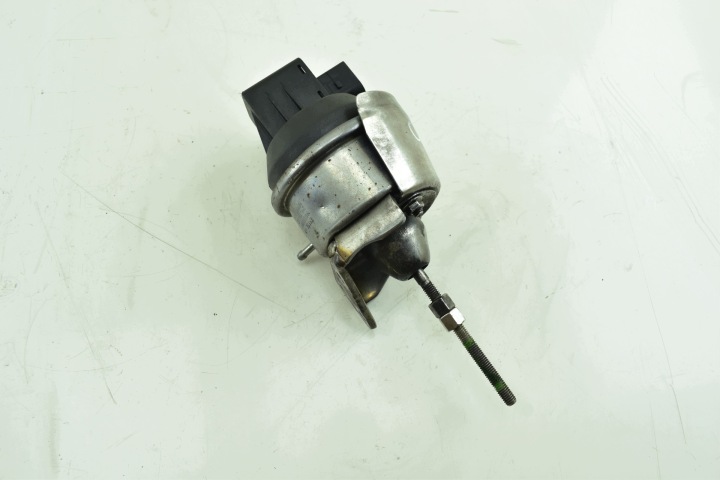 Régulateur Turbines VW GOLF VI AUDI A6 C6 A4 B8 2.0 TDI CB