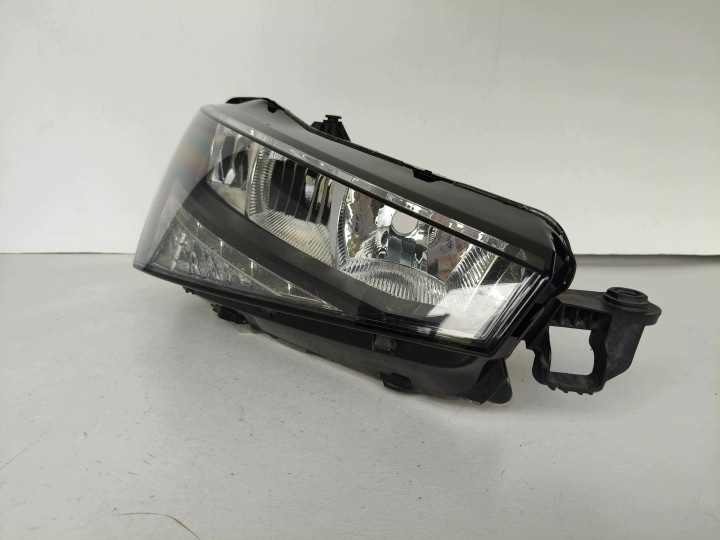 light right REFLEKTOR SKODA SCALA 657 18- LED