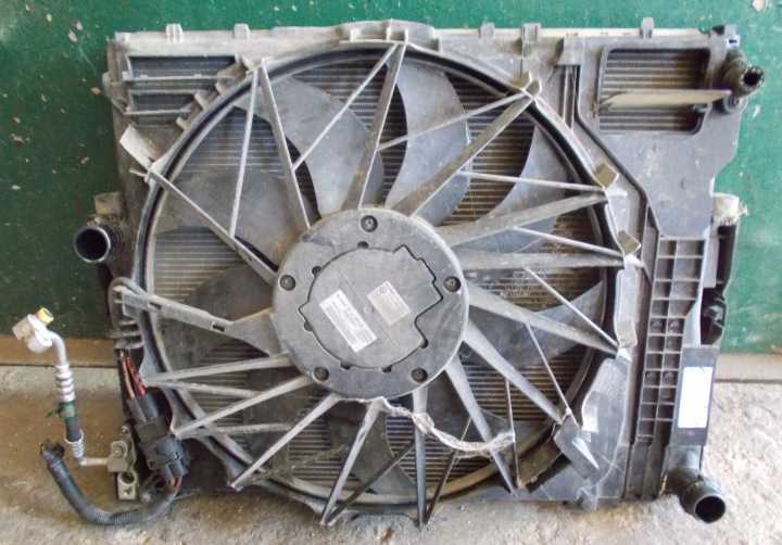 BMW X3 E83 3.0D 08R KOMPLET radiatore 6946638 73393582