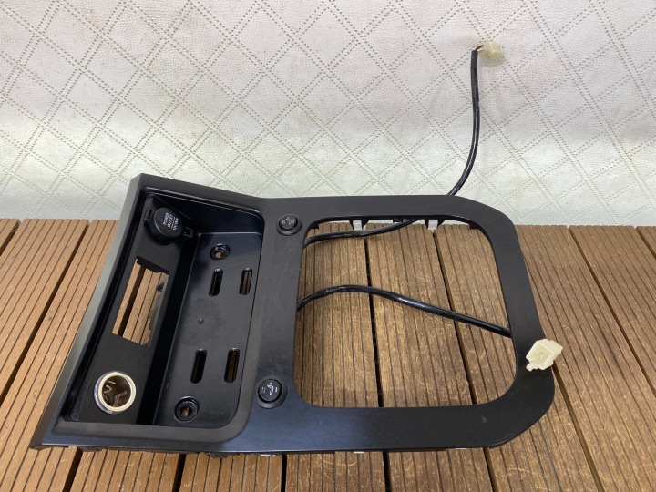 SSANGYONG MUSSO Q200 18-20 Châssis Mecanisme levier vitesse PANEL PRZYCISKI 77971-38000 OE