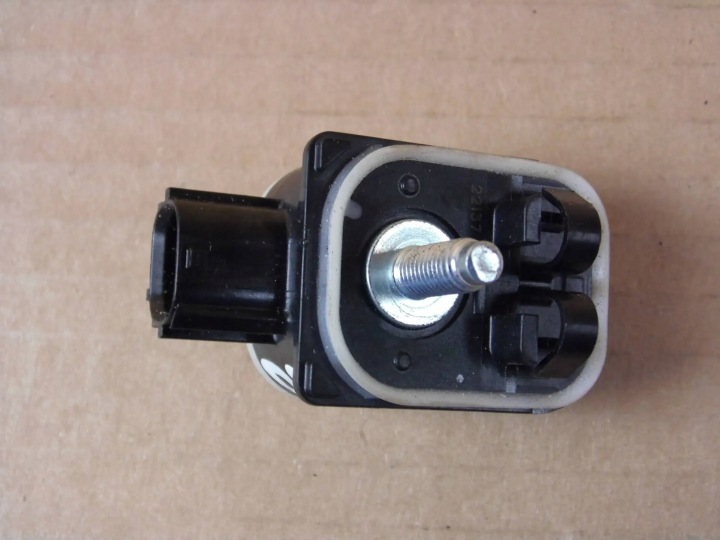 TOYOTA COROLLA E21 CAPTEUR CHOC PORTIÈRE GAUCHE AVANT AVANT 8983A-02021