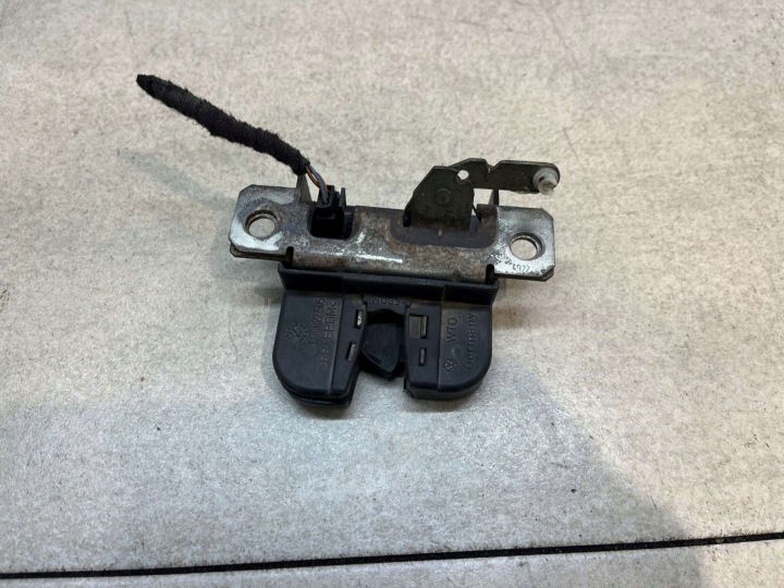 de la Serrure du capot Porte coffre hayon VW POLO IV 1.2 12V 6Q6827505B