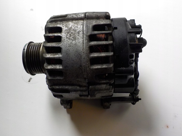 VOLKSWAGEN PASSAT B7 1.6 TDI alternator 03L903024M