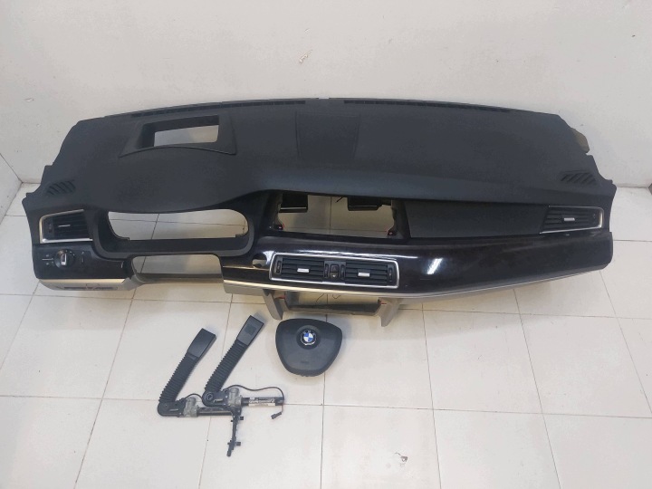 BMW 5 GT F07 dashboard console HEAD UP airbags airbag adjusters tension belts EUROPA