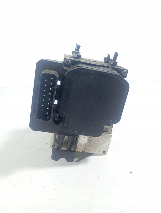 VW PASSAT B5 FL 00-05 Pompe ABS OE OF888B4674