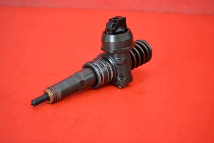 Injecteur Injecteur 0414720215 038130073AG SEAT LEON 2 II 1.9 TDI 105 KM 05