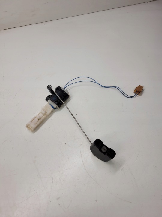 PLYWAK DES KRAFTSTOFFSBEHÄLTERS SENSOR AUDI Q7 4L 3.0 TDI 7L8919673