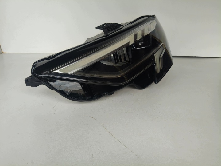 Licht links REFLEKTOR AUDI A3 8Y 8Y0 20- FULL LED