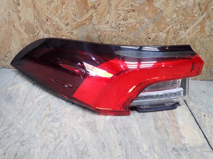 Feux phare Gauche Arrière Gauche Arrière TOYOTA COROLLA E21 Berline 2019- 81560-02D20-00