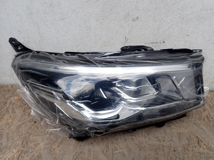 Neuf Feux phare Droit REFLEKTOR Droite MAXUS DELIVER 9 2020- C00295582
