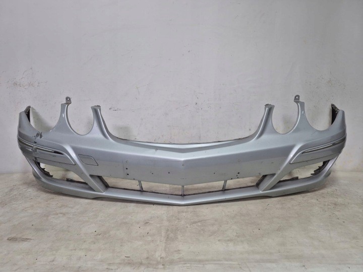MERCEDES E-KLASA W211 LIFT 06-09 Stoßstange vorne vorne