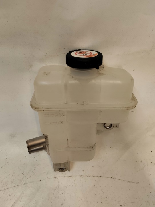 TOYOTA RAV4 V 19- water tank