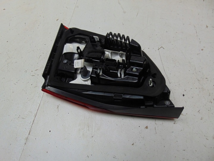 13427509 39032041 Notranja zadnja svetilka desno OPEL ASTRA K 11