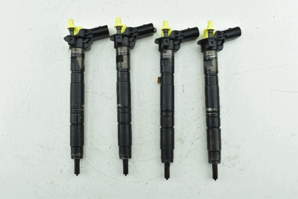 Einspritzdüse Pumpe-Düse-Einheit VW PASSAT B7 GOLF VI AUDI A3 8P SEAT LEON II 2.0 TDI 03L130277A