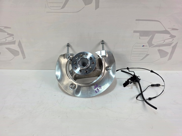 otoč pravá přední BMW M2 G87 M3 G80 M4 G82 8095664 8093712