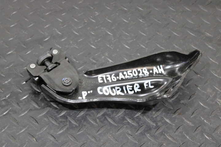 rolka dveře pravá FORD TRANSIT COURIER LIFT ET76-A25028-AH