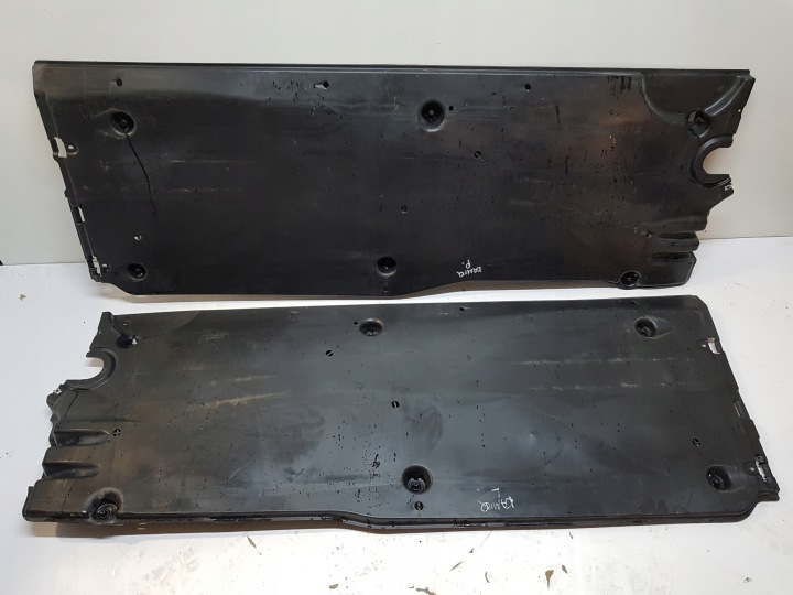 SKODA KAMIQ copertura GREMBIALINA Motore Destro 2Q0825202A