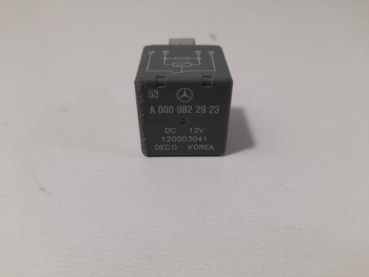 Mercedes-Benz GLC X253 C253 Relais A0009822923 (P367)