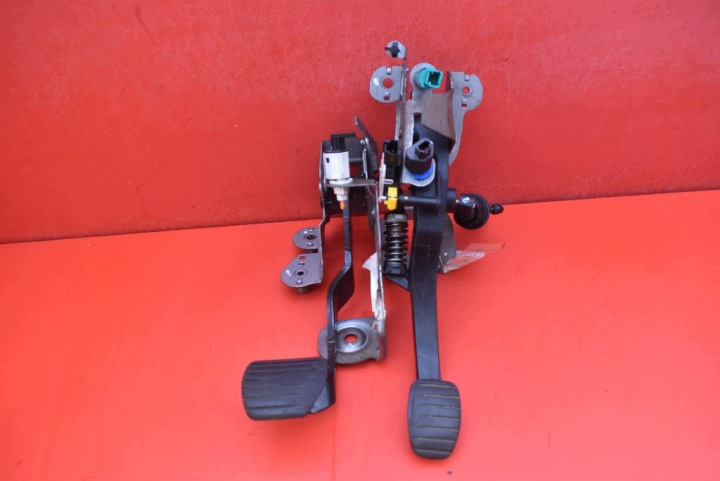 PEDAL pedale Kupplung Druckplatte Bremse 465030036R RENAULT MEGANE SCENIC III 1.6 DCI