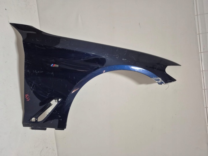 BMW 5 G30 G31 17-24 blatník predok predný pravý