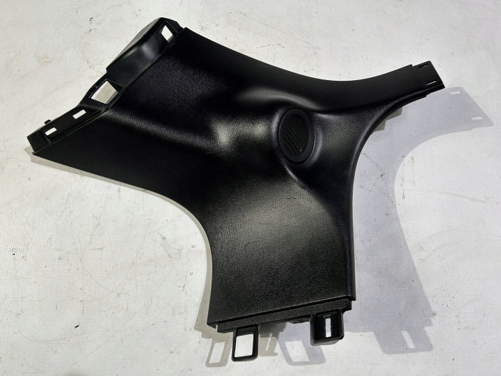 boční slupka D kryt pravá Jeep Grand Cherokee 2011r