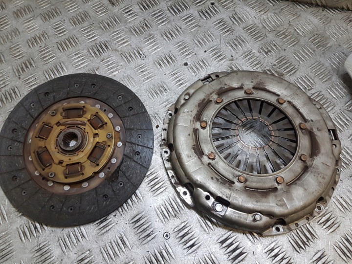 disc pressure plate of the clutch KIA CEED HD-132 HDC-100