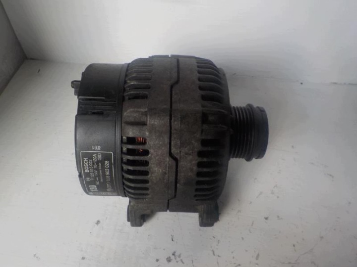 VOLKSWAGEN PASSAT B5 1.9 TDI d’origine alternateur 0123515003 028903028