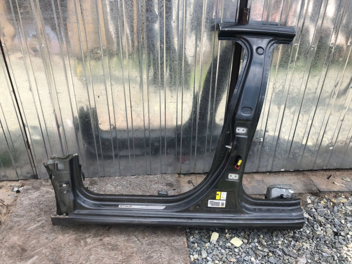 RIVESTIMENTO MONTANTE MINIGONNA PEUGEOT 208 KTPD sinistra