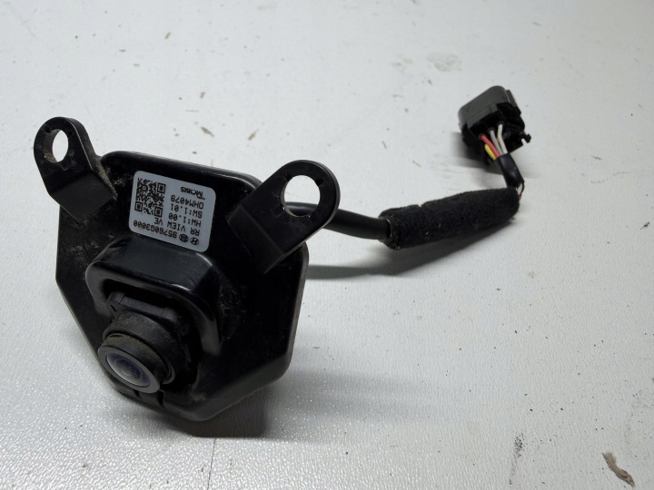HYUNDAI I30 III HB KAMERA reversing to the bonnet WSTECZNA rear part rear 95760G3000 17