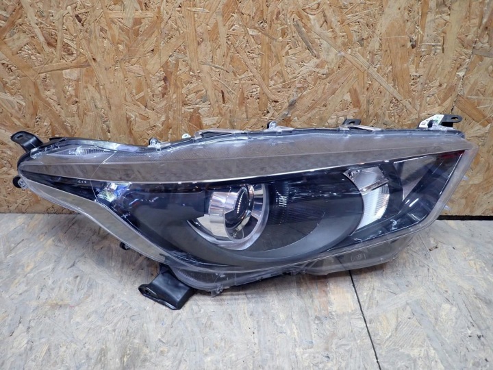 Licht rechts REFLEKTOR rechts TOYOTA YARIS 4 IV P21 2020- 81150K0060