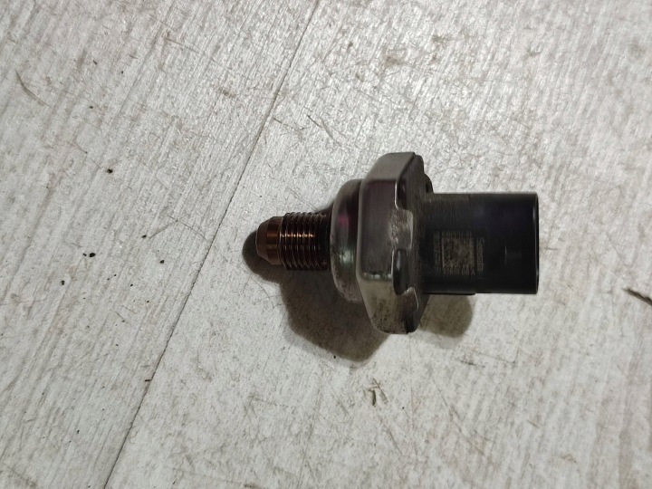 Opel Corsa F 2022 sensor of pressure oil