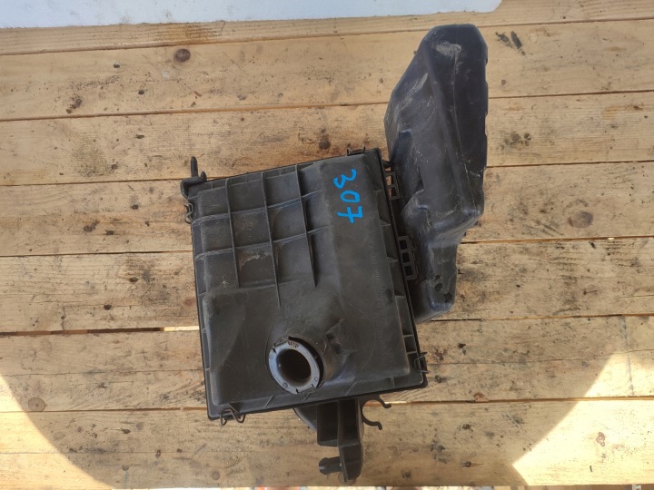cover of a filter, air FORD STREET KA 1.6 3S55-9600-AB