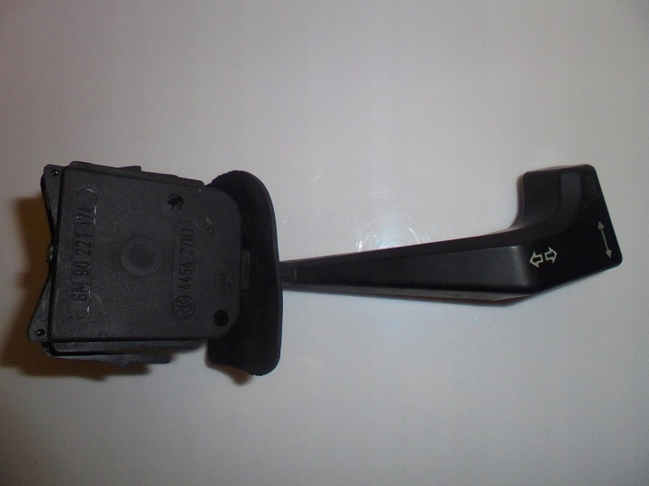 Bouton Indicateurs de direction OPEL 90221174