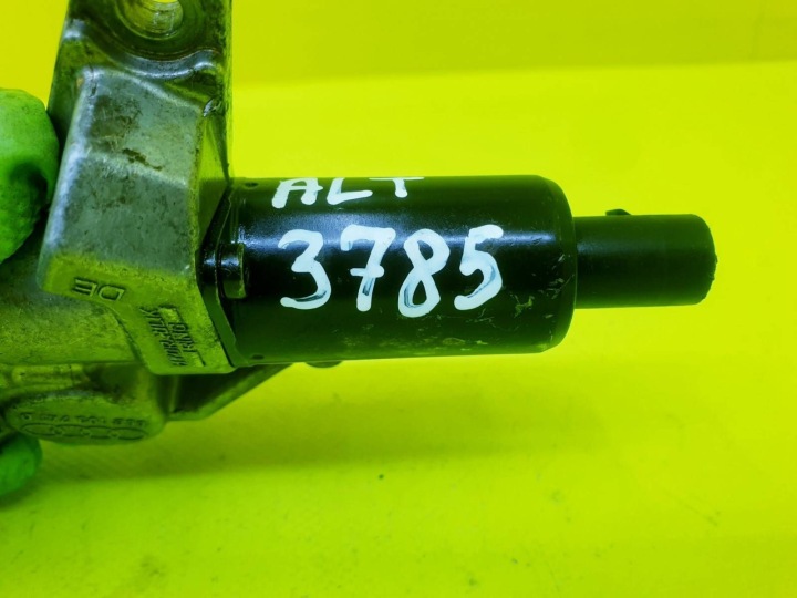 VW AUDI A4 B6 B7 A6 C5 B5 2.0 MPI ALT 06B103741D 10