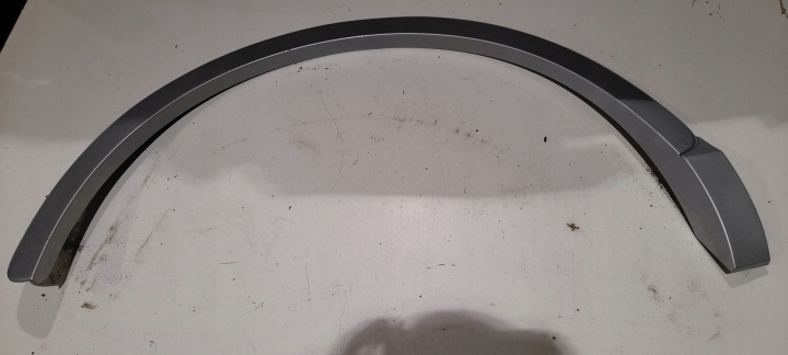 moulding cap of a fender right AUDI Q3 8U0853818BA