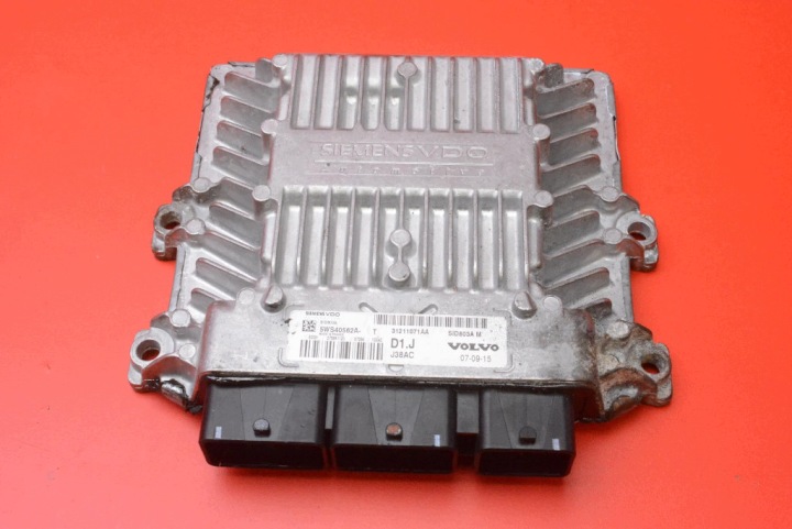 kompjuter računalo motora 31211071AA 5WS40562A-T VOLVO S40 II V50 2.0 D 136 KM LIFT
