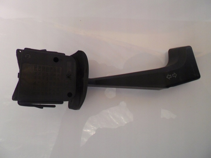 Bouton Indicateurs de direction OPEL 90228194 OPEL