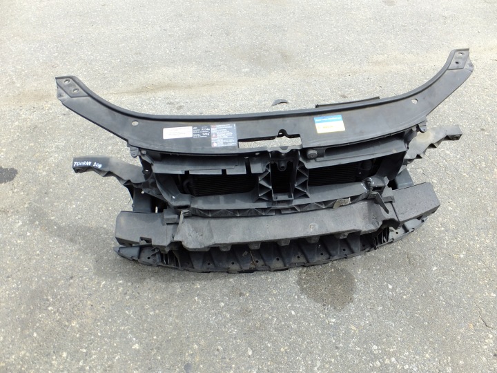 Versteifung Gurten vorne Kühler vw touran und 2,0 B lift 2008r