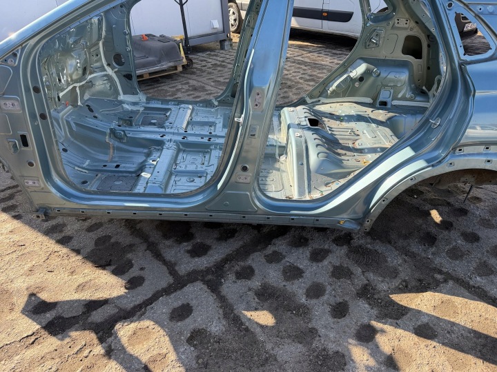 práh sloupek střední levý HYUNDAI KONA 2018