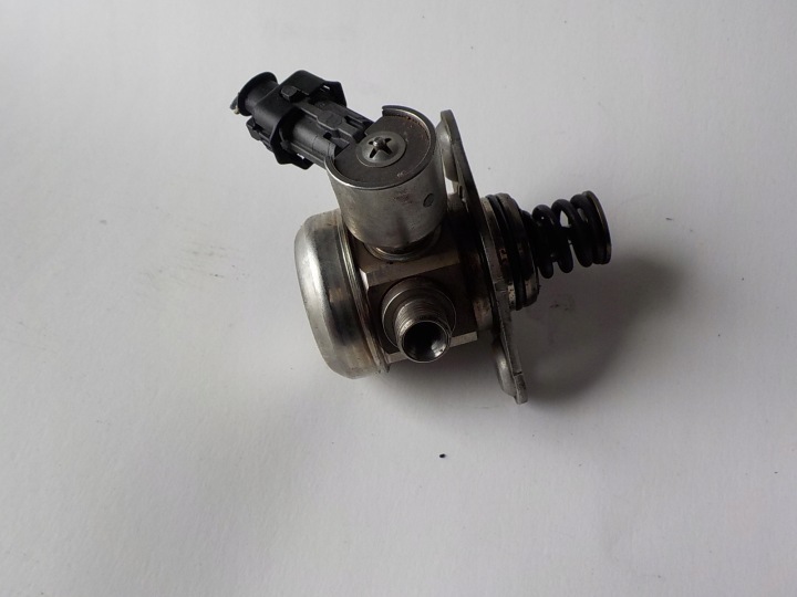 FORD FOCUS C-MAX 1.6 Pompe alimentation carburant BM5G-9D376-BB 0261520140